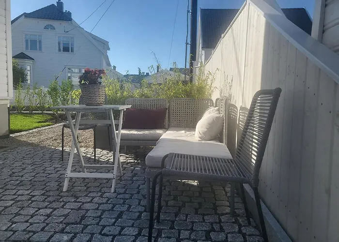 Modern Appartment In Classic House, Close To Beach And City Center